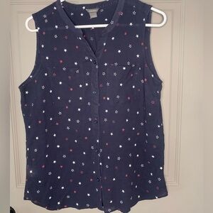 𝅺EDDIE Bauer women’s sleeveless blouse, navy with white/red star detail, large.